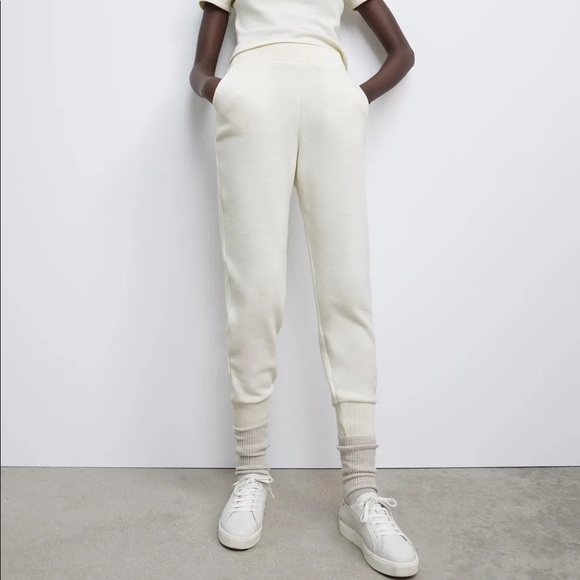 Zara
SOFT JOGGING PANTS - ecru - Picture 2 of 5